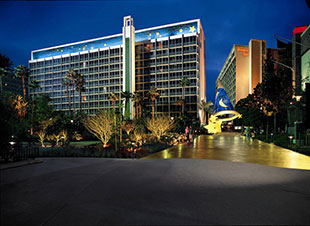 Anaheim Hotels - Disneyland - Hotel Front
