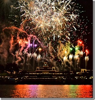 fireworks cruise