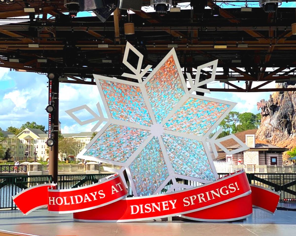 Disney Springs Christmas Tree Stroll 2020 Travel With The Magic